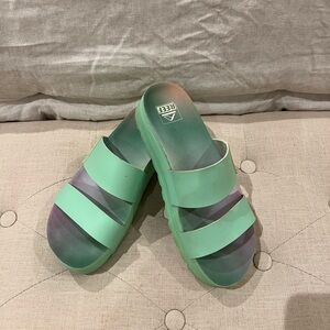 Reef Green Sandals Minimalist Summer Footwear